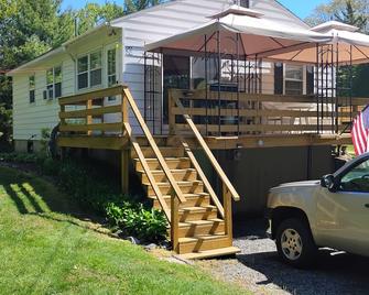 Charming home with beautiful waterview in quiet area - Wareham