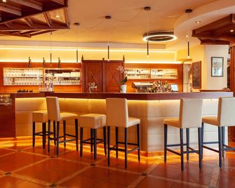 Hotel Bemelmans-Post - ריטן - בר