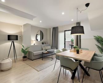 Apartments Sata Olimpic Village Area - Barcelona - Dining room
