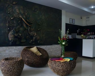 Nirvana Inn Patong - Patong - Receção