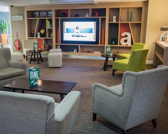 Holiday Inn Manchester - West By IHG - Salford - Area lounge