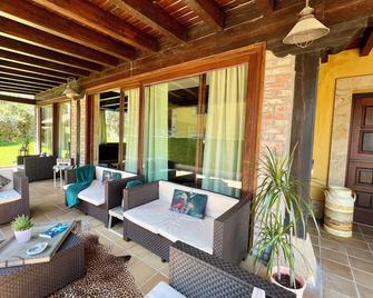Secret Paradise, Stylish Host - Camargo - Patio