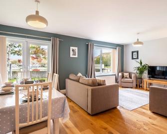 The Cottage at Corriness House - Gairloch - Living room
