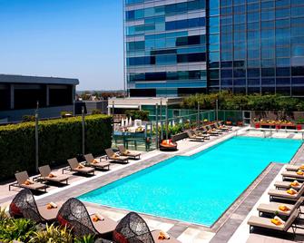 洛杉磯活力洛城JW 萬豪酒店 - 洛杉磯 - 游泳池