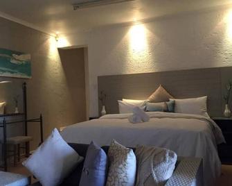 Private Contemporary Suite II Modern Airport Stay - Kempton Park - Bedroom