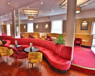 Royal Exeter Hotel - בורנמאות' - טרקלין