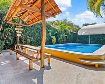 Tamarindo Inn - Tamarindo - Piscina