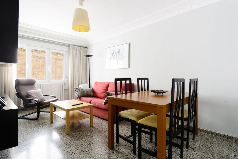 Spacious and bright apartment next to the Pilar - Saragossa - Essbereich