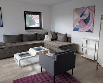 New! Bright and modern apartment with a view near the Ruhr - 施韋爾特 - 客廳