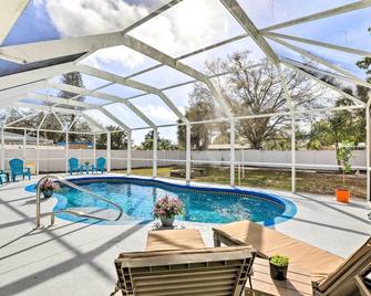 9 Mi to Beaches Home with Pool and Patio in Bradenton - Bradenton - Pool