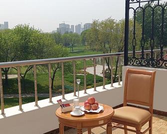 Tianjin Warner International Golf Club - Tiençin - Yatak Odası