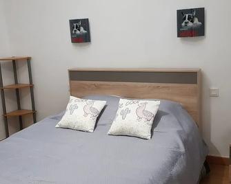 CHEZ VERO - Chambre d'hôte privée - proche Cassis Ste Baume Marseille Le Castelet Agora - parking clos - - Aubagne