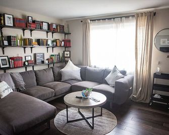 Bright, Modern Townhome with Natural Light - Westerville - Sala de estar