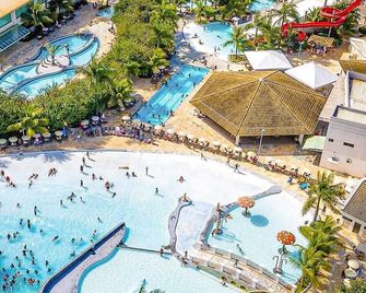 Lacqua Diroma Rm Hospedagem - Caldas Novas - Piscina