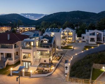 The Black Pearl Villas - Kalamitsi - Gebäude