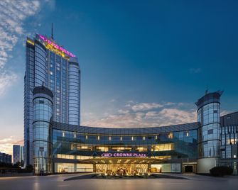 Crowne Plaza Taizhou By IHG - Taizhou - Building