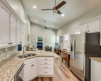 1/2 Mi to Kentucky Downs: Franklin Home w/ Patio! - Franklin