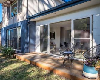 Acacia on Orion Beach - Pet-friendly coastal home - Vincentia - Patio