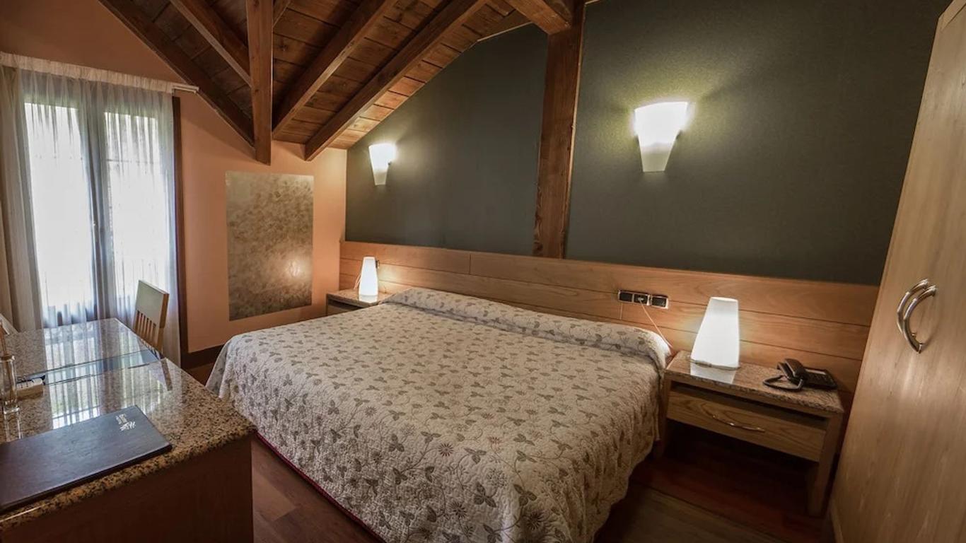 Adeko Hotel