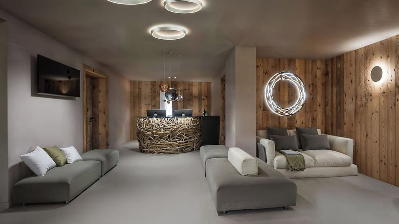 ال نين هوتل آند ابا