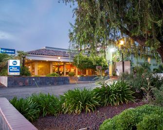 Best Western Village Inn - Fresno - Gebäude