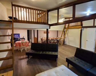 Cozy Cabin on the Lake - Princeton - Living room