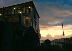Vacation House in Baguio with Amazing Sunset Views - Baguio - Building