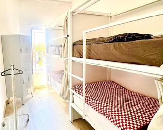 Swissporto Guest House - Porto - Schlafzimmer