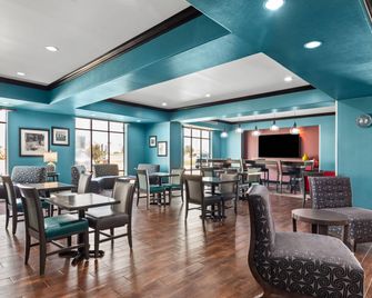 Quality Inn & Suites Pearsall - Pearsall - Лаунж