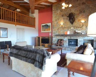 Hotel Pension Grimus - Mount Buller - Wohnzimmer