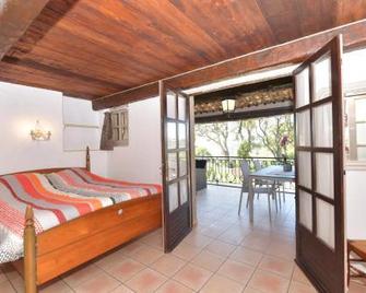 Les Lauriers Roses - Rayol-Canadel-sur-Mer - Schlafzimmer