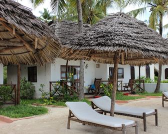 Sea View Lodge Boutique Hotel - Jambiani - Patio
