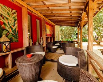 The Wonderkoi House A Magical Japanese Koi Garden - Homestead - Innenhof