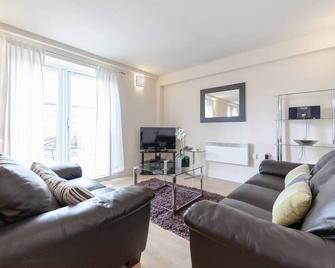 Roomspace Apartments -Central Walk - Epsom - Living room
