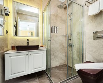 Kamer Exclusive Hotel & Suites - Cesme - Bagno