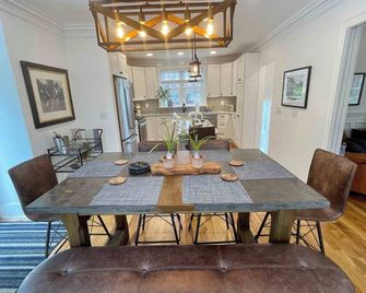 Newly renovated 3 bed/2bath pet friendly home. - Skaneateles - Eetruimte