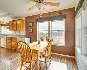 Sky Islands Retreat in Rodeo w/ Mountain Views! - Rodeo - Comedor