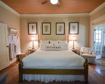 Das Meyer Haus - Luxe Victorian - Schulenburg - Bedroom