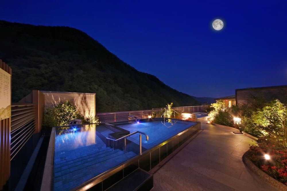 أسايا هوتل - نيكو - حوض السباحة