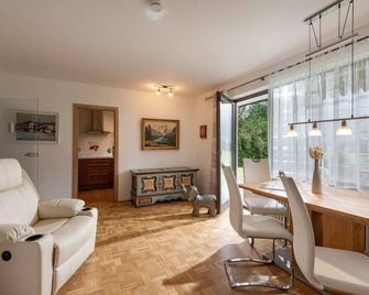 Luxus Panoramagarten,Klimaanlage mit einem Traum Blick - Oberaudorf - Living room