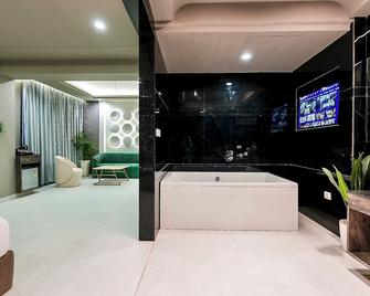 Hotel Elinor By Dazzling Hotels & Resorts - Agra - Lobby