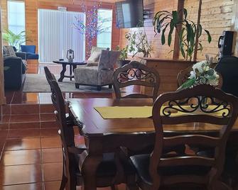 Entire Apartment 5 Min /San Marcos River 4min/S R Hospital, Outlet Mall 10 - San Marcos - Comedor