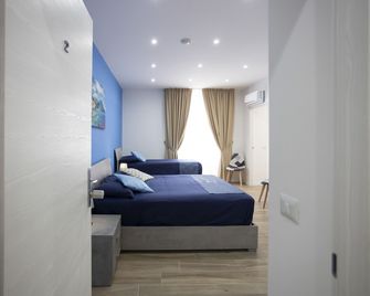 Giuly Suites & Rooms - Napoli - Camera da letto