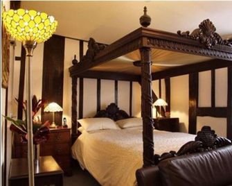 The Sun Hotel - Canterbury - Bedroom