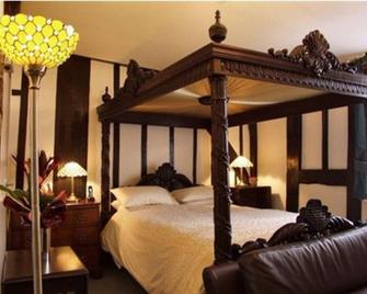 ذا صن هوتل - كانتربيري - غرفة نوم