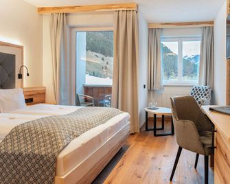 Wohlfühlhotel Berg Heil - Holzgau