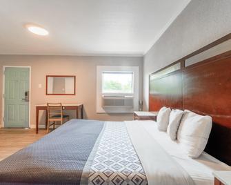 Alamo Oasis Inn And Suites By OYO San Antonio - San Antonio - Camera da letto