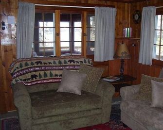 Lakefront Cabin- Pike Lake Chain - 20 Mins. West of Minocqua - Park Falls - Sala de estar