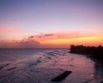 South Ocean Villa, Incredible Sunsets and Views on the Sea - Hastings