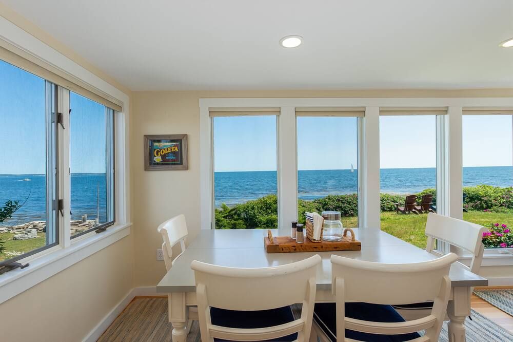 Sea Spray - Beautiful 2BR, 1BA cottage with expansive views of Casco Bay - Bailey Island - Sala pranzo